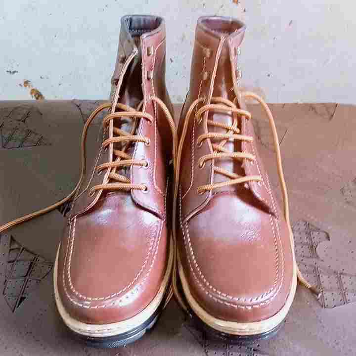 Half boot for men, natural leather, hand made, soft protan sole