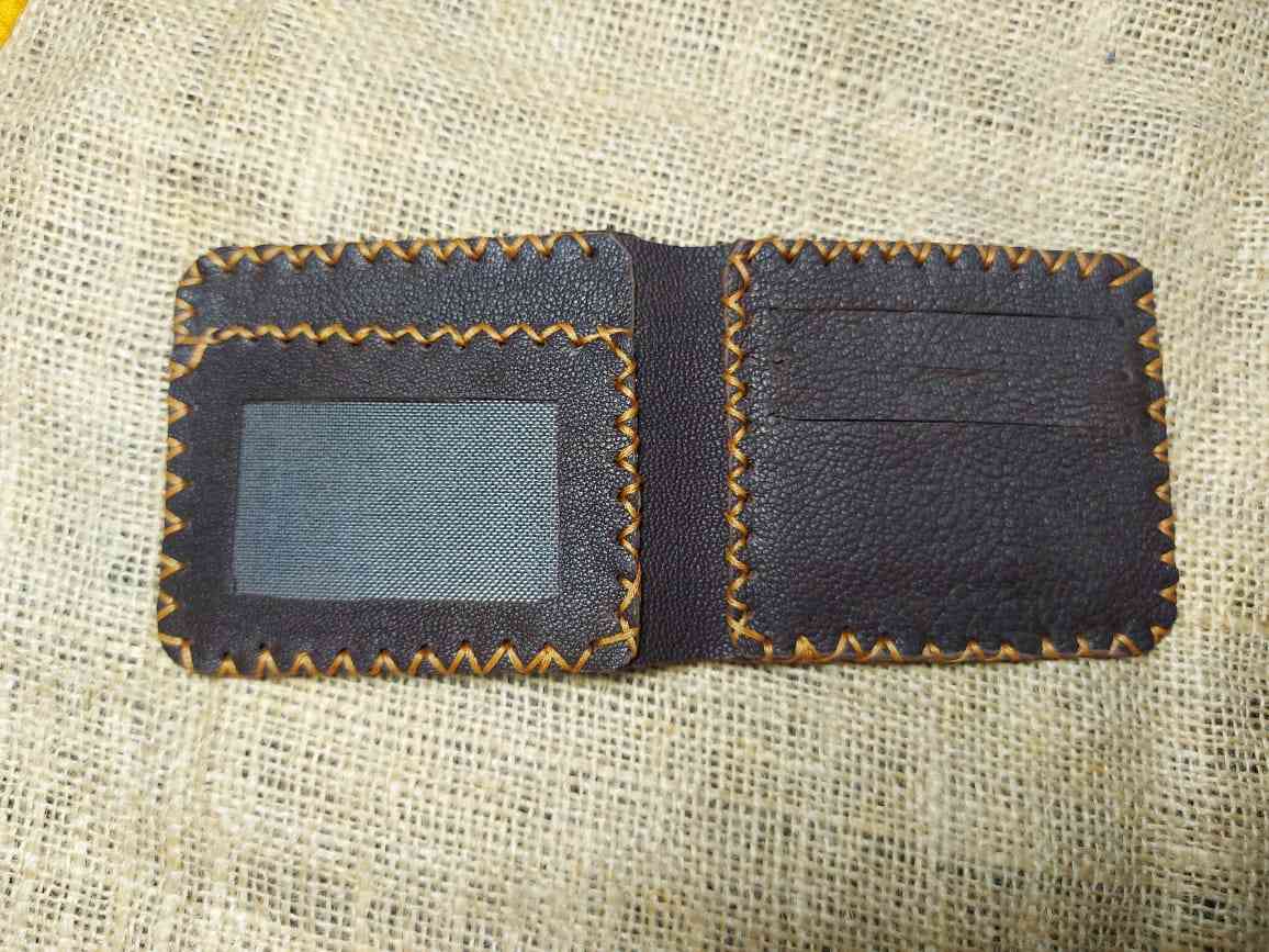 Genuine leather wallet,3 card slots