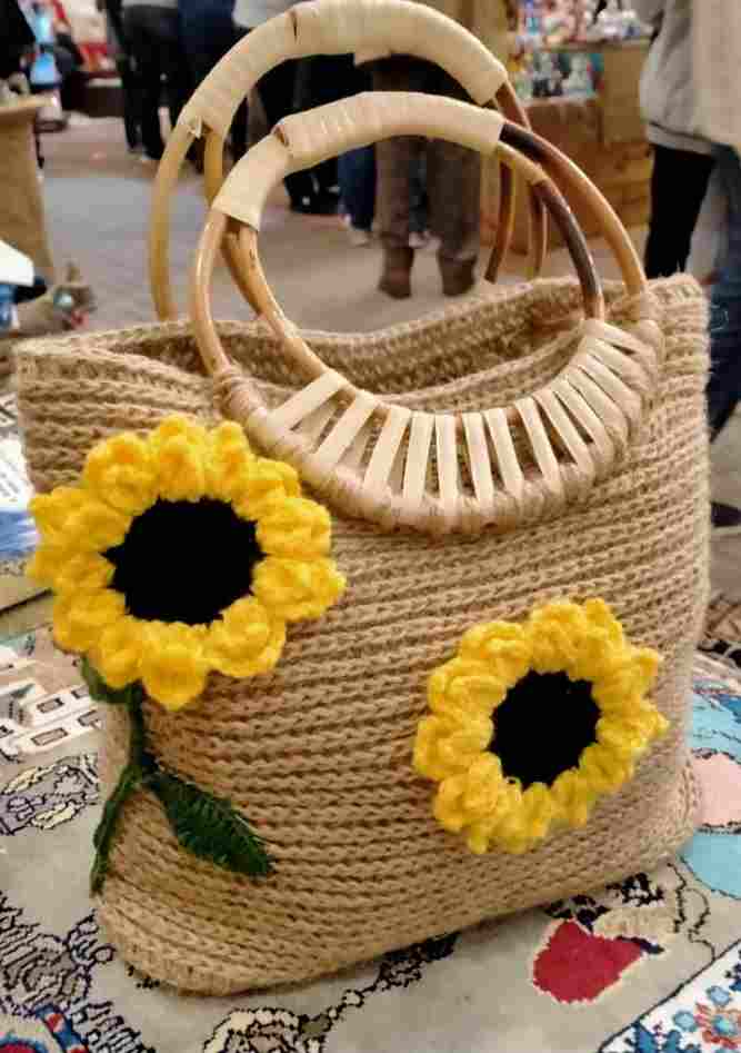 Crochet bag, burlap thread, wood hand