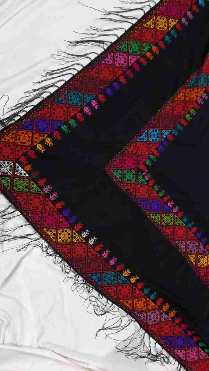 Crepe fabric triangle shawl