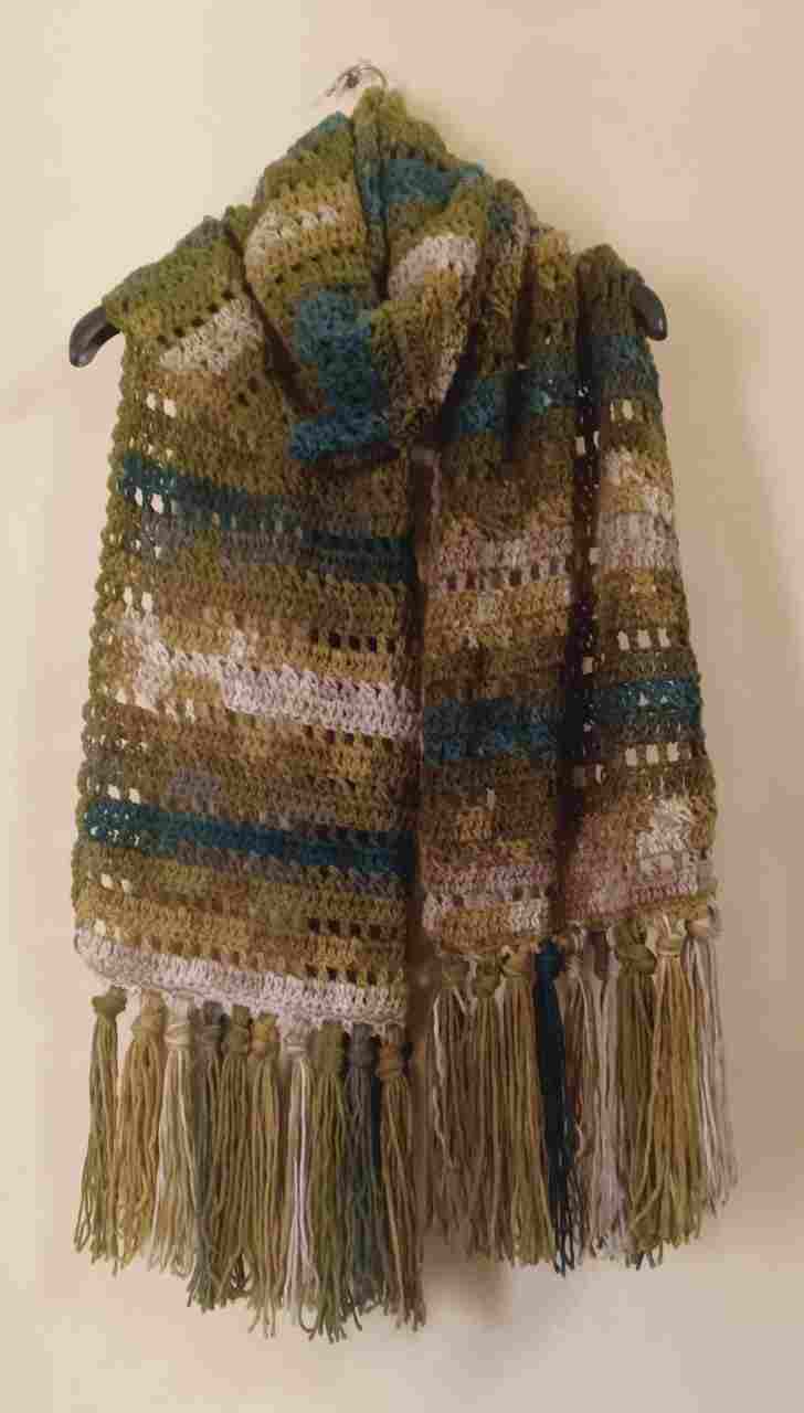 Woolen yarn shawl